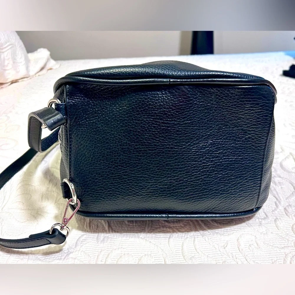 EUC CARLA FERRERI Black Leather Shoulder Bag/Backpack Convertible Bag. - Picture 5 of 9